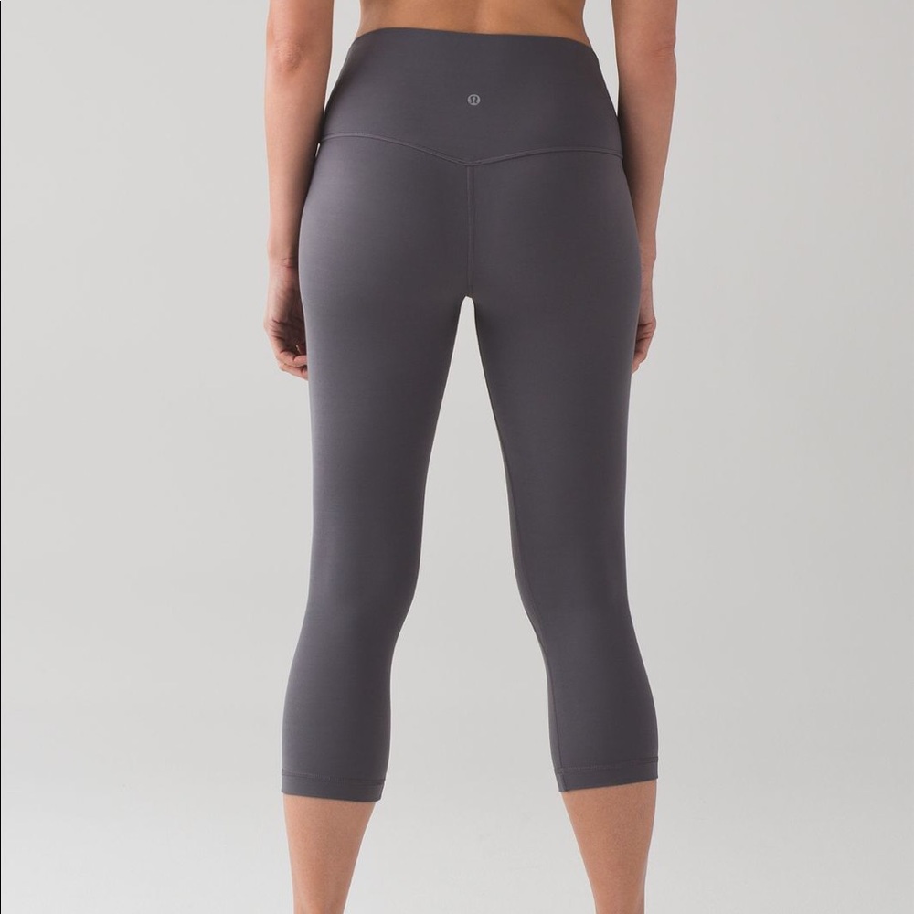 Crop Lululemon Aligns